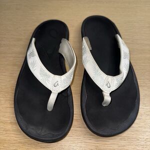 OluKai Women's Ohana 20110-WBHQ Bright White/Hua Flip Flop Beach Sandals US 9